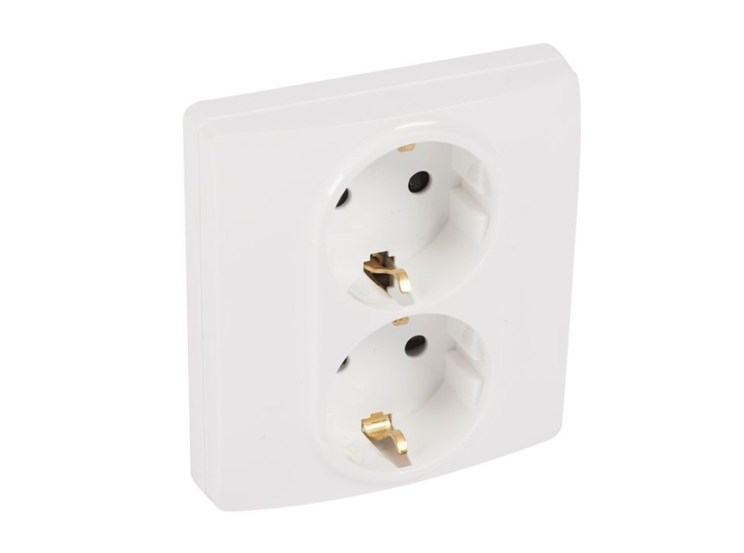 Base enchufe doble 2p+t blanco serie niloe legrand