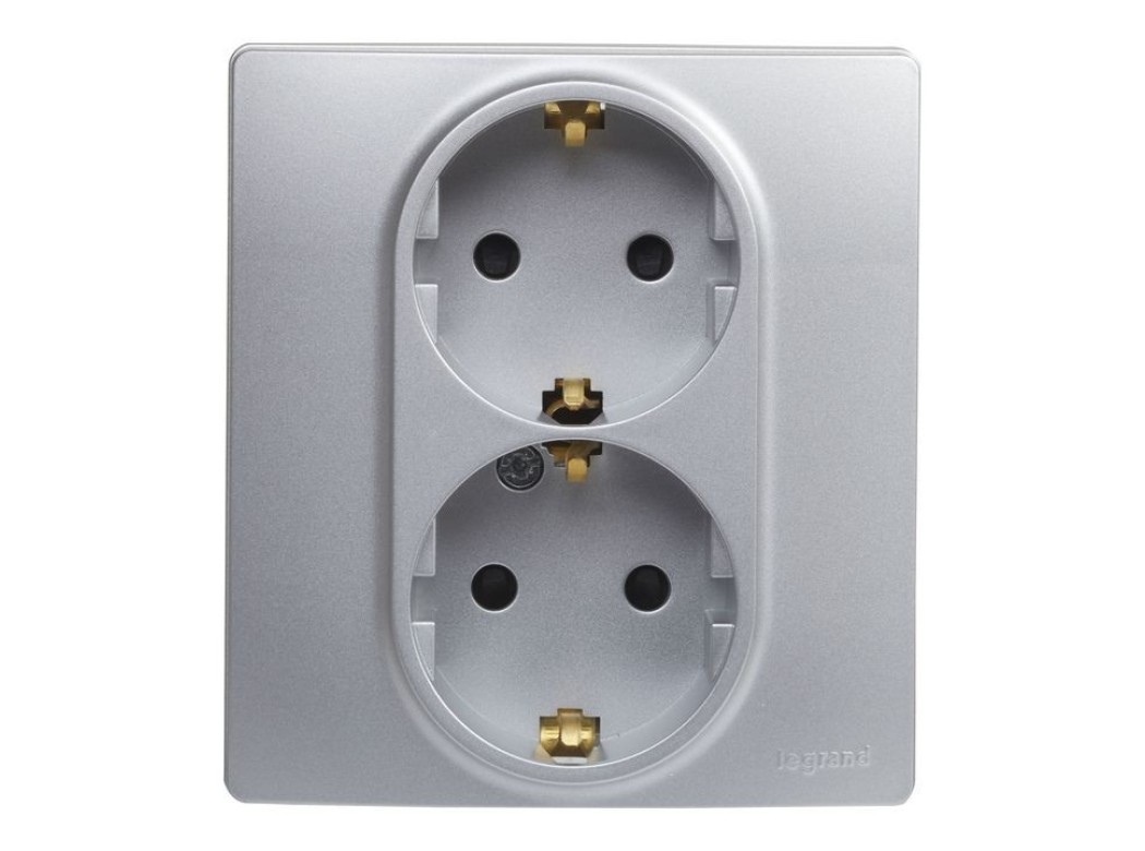 Base enchufe doble 2p+t plata serie niloe legrand